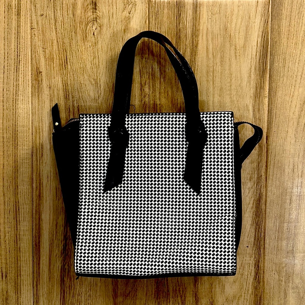 Gianni Bini Black & White Handbag - Item 001